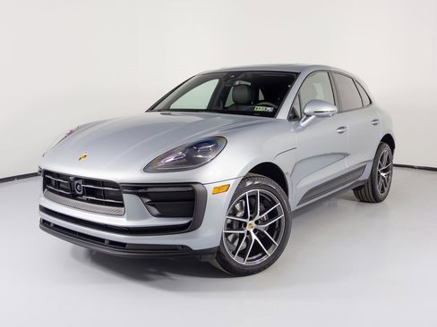 New 2026 Porsche Macan image 1