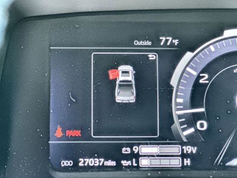 Used 2022 Toyota Tundra Platinum image 11