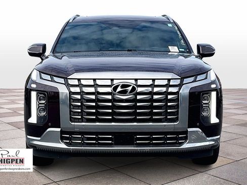 Used 2024 Hyundai Palisade Calligraphy image 3