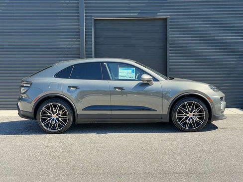 New 2026 Porsche Macan 4 Electric AWD/4WD image 24