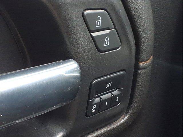 Used 2022 GMC Sierra 2500 AT4 w/ AT4 Preferred Package AWD/4WD image 17