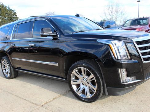 Used 2016 Cadillac Escalade ESV Premium AWD/4WD image 8