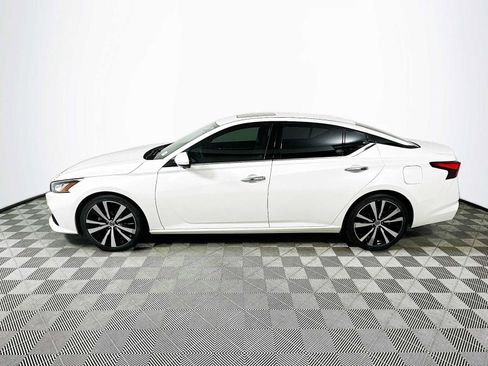 Used 2019 Nissan Altima 2.5 Platinum image 4