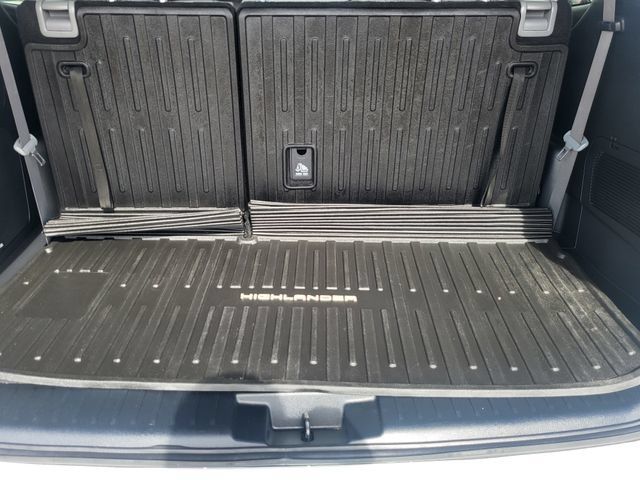 Used 2023 Toyota Highlander Platinum AWD/4WD image 28