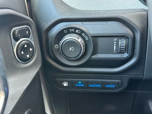 Used 2024 Jeep Wrangler Unlimited image 17