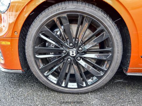 Used 2024 Bentley Flying Spur W12 image 44