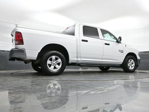Used 2022 RAM 1500 Classic SLT AWD/4WD image 37
