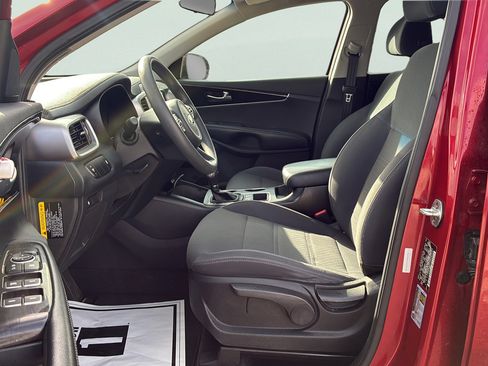 Used 2018 Kia Sorento FWD V6 image 22