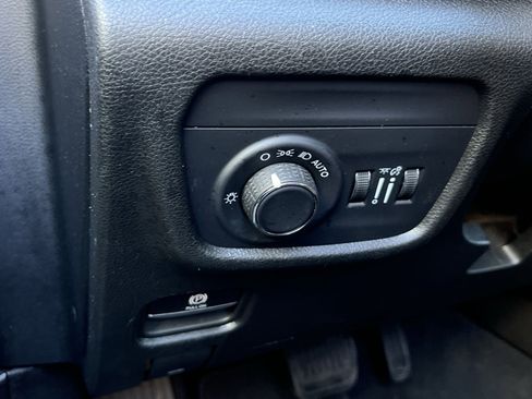 Used 2024 Jeep Grand Cherokee Altitude image 25