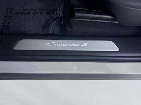 Used 2025 Porsche Cayenne S AWD/4WD image 10