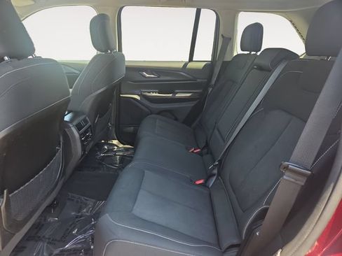 Used 2024 Jeep Grand Cherokee Laredo RWD image 14
