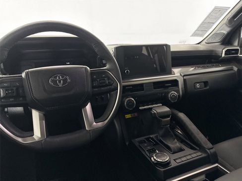 Certified 2024 Toyota Tacoma SR5 AWD/4WD image 33