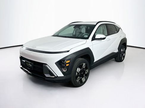 Used 2025 Hyundai Kona SEL AWD/4WD image 3