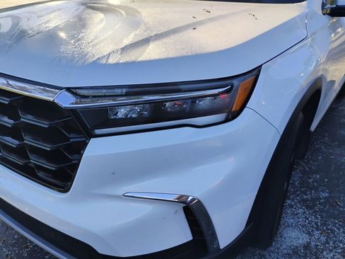 Used 2023 Honda Pilot Touring image 11