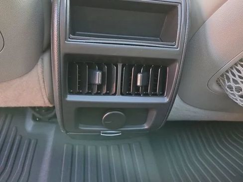 Used 2013 Cadillac SRX Luxury AWD/4WD image 22