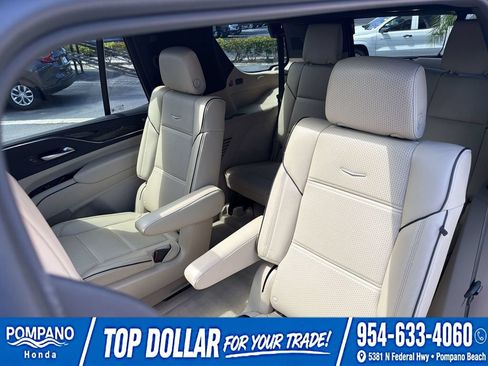 Used 2024 Cadillac Escalade Premium Luxury AWD/4WD image 25
