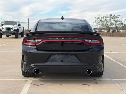 Used 2017 Dodge Charger R/T image 8