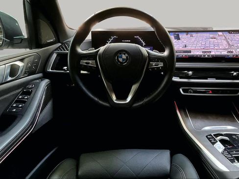 Certified 2025 BMW X5 sDrive40i w/ Climate Comfort Package RWD image 5