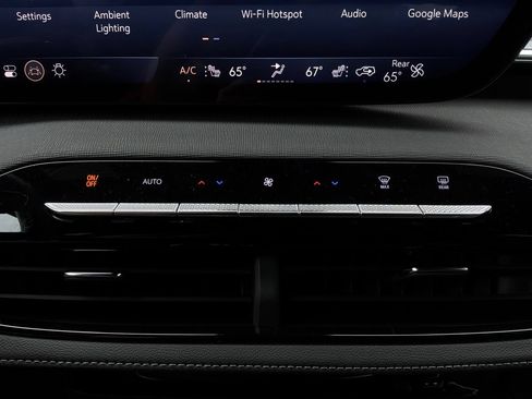 Used 2025 Buick Enclave Sport Touring w/ Power Package FWD image 33