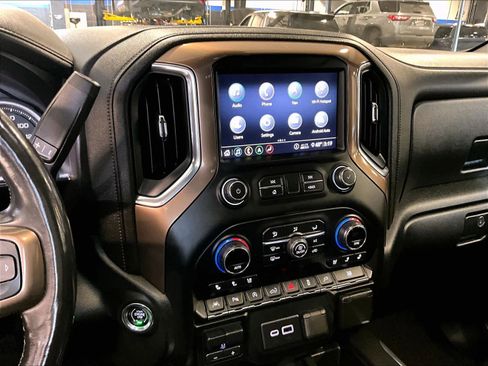 Used 2020 Chevrolet Silverado 1500 High Country w/ Technology Package image 18