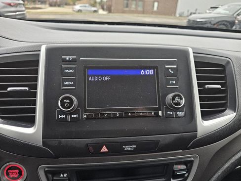 Used 2017 Honda Pilot LX image 30