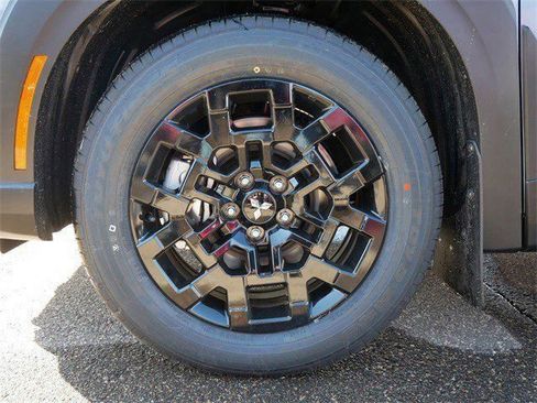 New 2026 Mitsubishi Outlander Trail Edition image 3