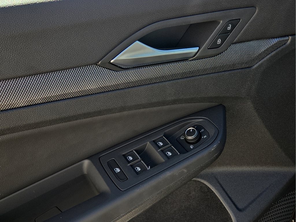 New 2026 Volkswagen GTI SE FWD image 16