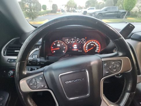Used 2015 GMC Yukon XL Denali w/ Touring Package AWD/4WD image 17