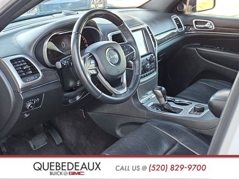 Used 2018 Jeep Grand Cherokee Overland AWD/4WD image 10