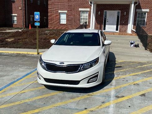 Used 2015 Kia Optima EX image 2