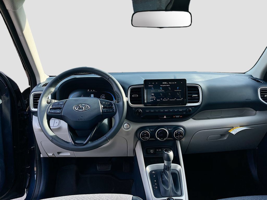 Used 2025 Hyundai Venue Limited FWD image 22