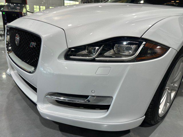 Used 2016 Jaguar XJ R-Sport RWD image 24