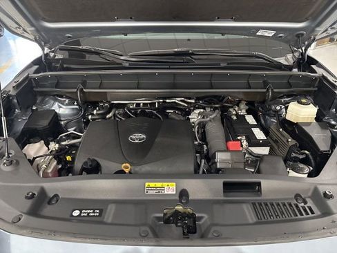 Used 2021 Toyota Highlander Platinum AWD/4WD image 43