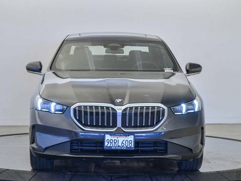 Used 2025 BMW 530i w/ Premium Package image 7