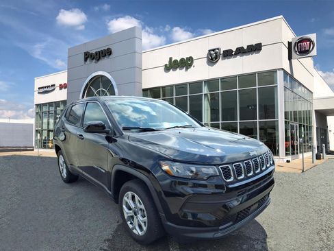 Used 2025 Jeep Compass Sport image 1