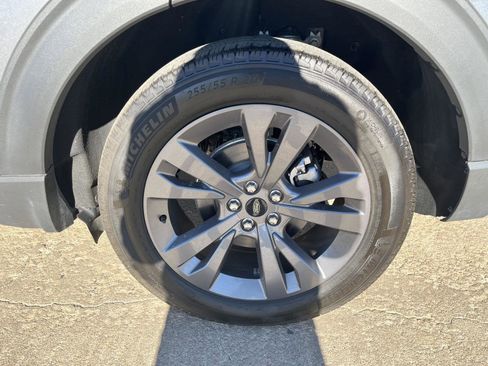 Used 2023 Ford Explorer XLT w/ Equipment Group 202A image 7