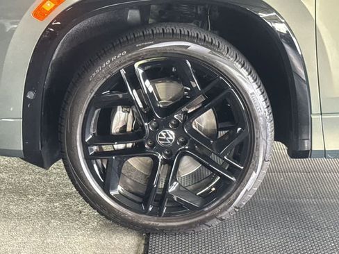 Certified 2026 Volkswagen Tiguan SE R-Line AWD/4WD image 11