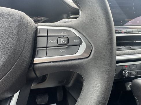 Used 2024 Jeep Compass Latitude AWD/4WD image 18