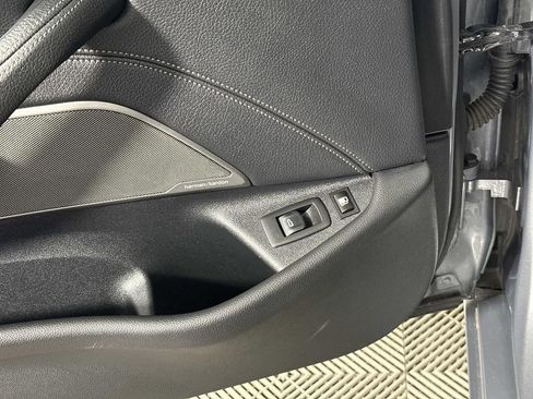 Used 2023 BMW 530e xDrive w/ Premium Package image 25