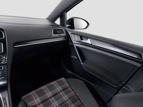 Used 2017 Volkswagen GTI S FWD image 21