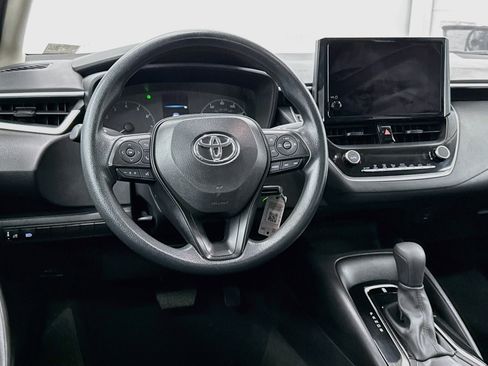 Used 2025 Toyota Corolla LE FWD image 17