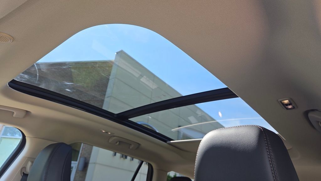 Used 2023 Lincoln Aviator AWD w/ Premium Package image 22