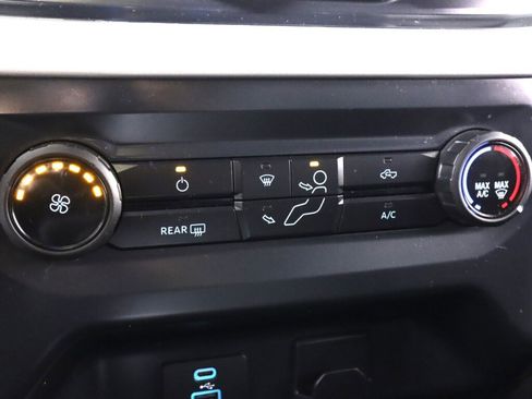 Used 2022 Ford F150 XLT image 25