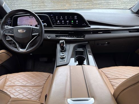 Certified 2024 Cadillac Escalade Sport w/ LPO, ONYX Package image 24