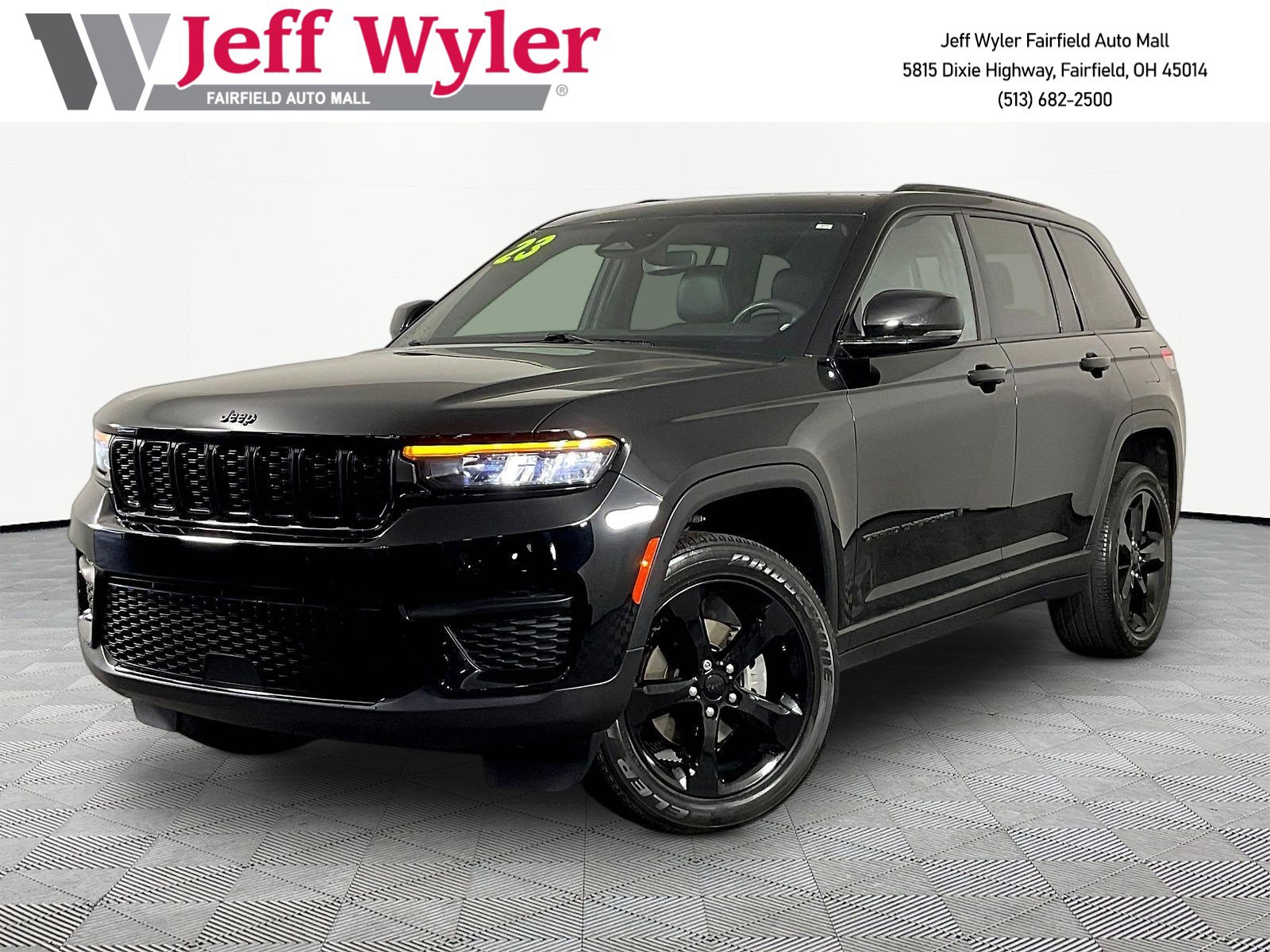 Used 2023 Jeep Grand Cherokee Altitude AWD/4WD image 1
