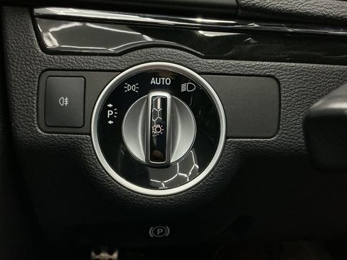 Used 2013 Mercedes-Benz E 550 Coupe image 36