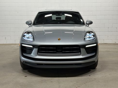 Certified 2023 Porsche Macan AWD/4WD image 9