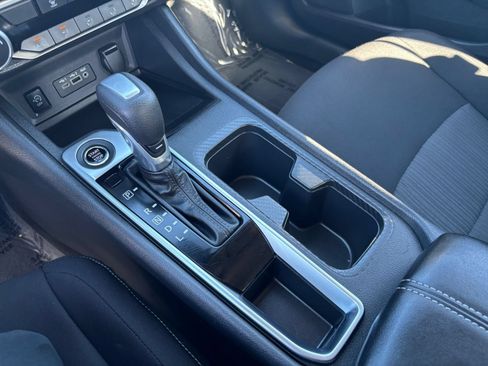 Used 2025 Nissan Sentra SV FWD image 40