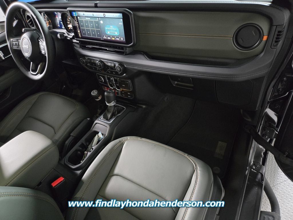 Used 2025 Jeep Gladiator Mojave AWD/4WD image 23