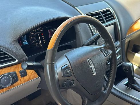 Used 2011 Lincoln MKX 2WD w/ Wood Pkg image 21